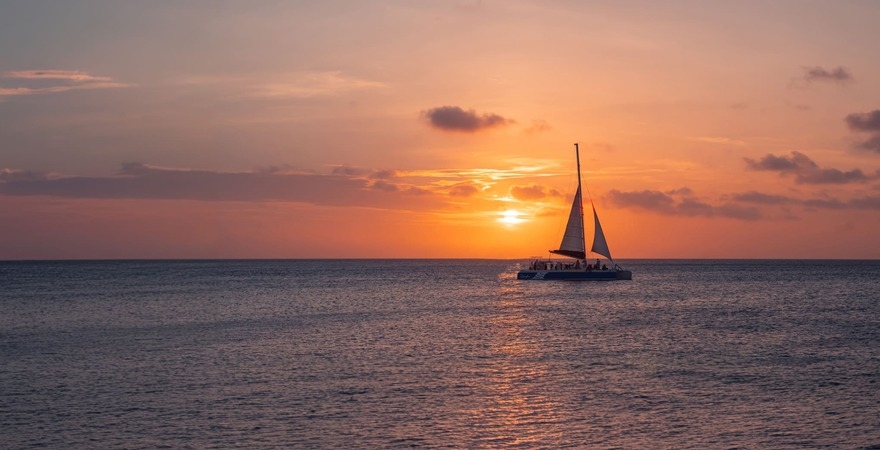 Croisieres_Australes_-_Wahoo/Pacha_BS-Catamaran-Sunset-2_cropped