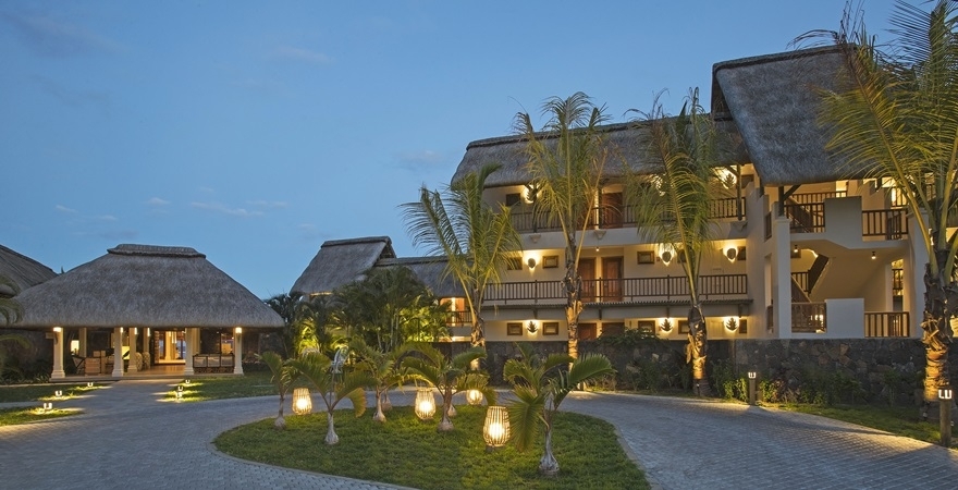 The_Dining_Room_Restaurant_by_C_Mauritius_12421