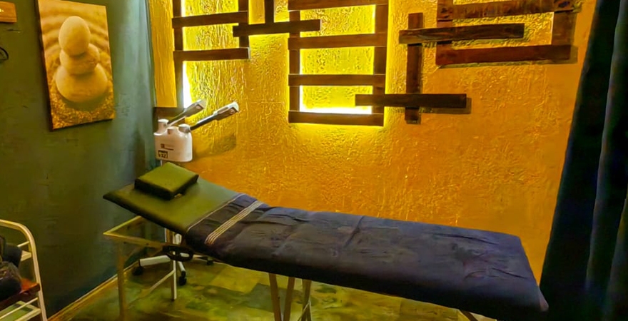 Glomorr_Nails_and_Beauty_Spa_Glomorr_Spa_(2)