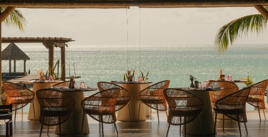 Veranda_Paul_&_Virginie_Hotel_&_Spa_(Isle_de_France_&_St_Geran)_Adults-Only_Breakfast_by_the_Sea_at_Isle_de_France