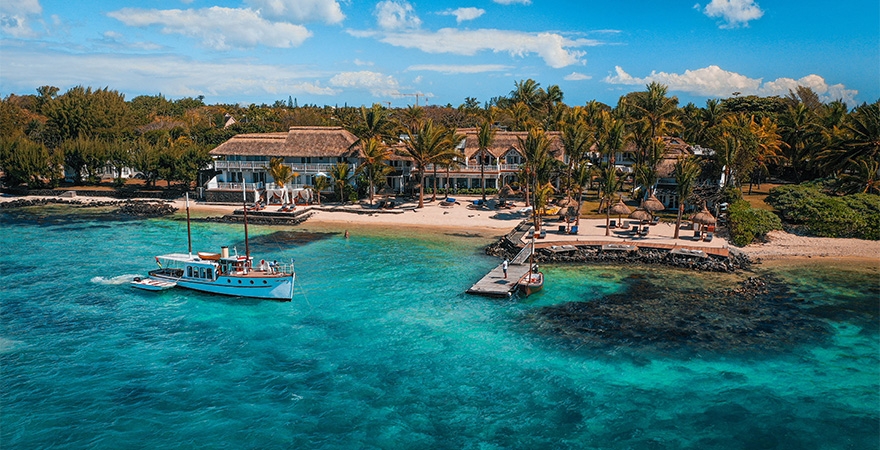 La_Maison_20_Degrés_Sud_–_Relais_&_Châteaux_(Adults_Only)_3a_-_Drone_Plage