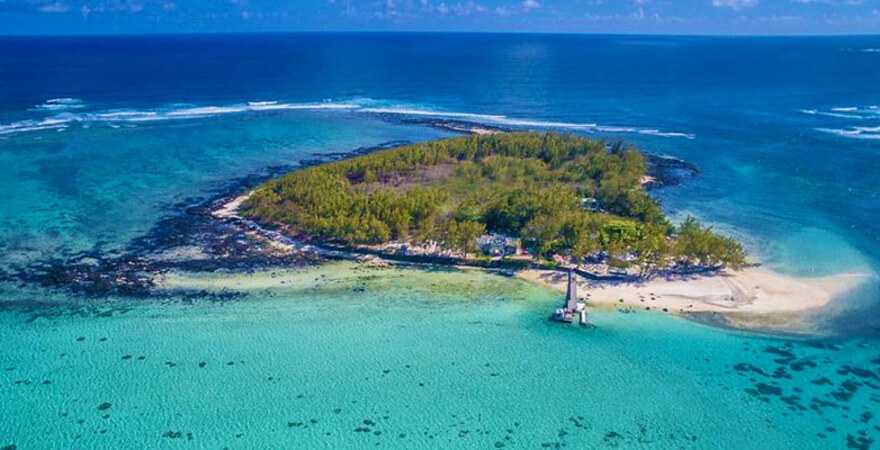 Ile_aux_Aigrettes_glass-bottom-boat-blue-marine-park_3_cropped