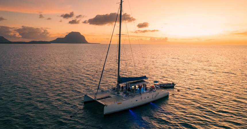 Full-Day_Catamaran_(Private)_-_Black_River_Charters_Screenshot_2026-01-15_093230_cropped