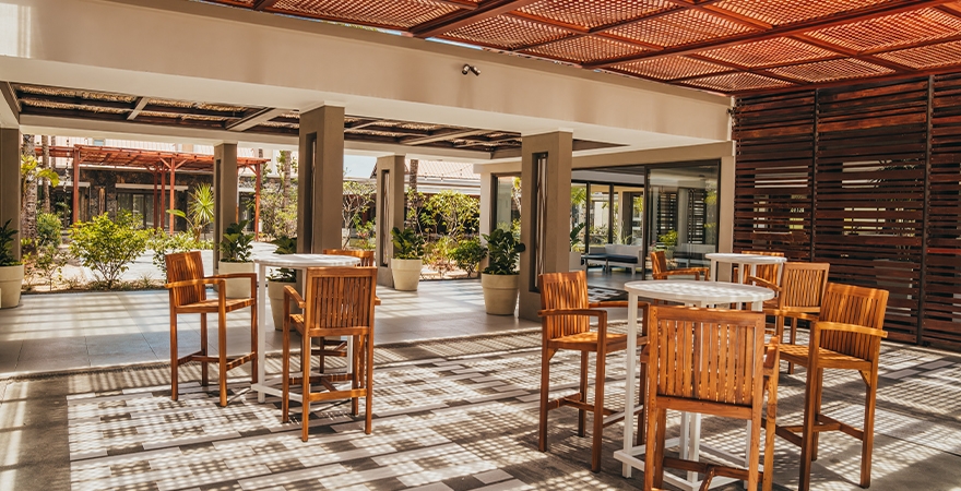 Crystals_Beach_Resort_-_Belle_Mare_Crystal_Beach_Resort_0027_CBR-Icery-Bar-2