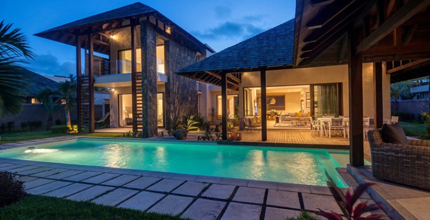Mythic_Suites_&_Villas_Conciergery__8437_fb_DESK_PDP_Mythic