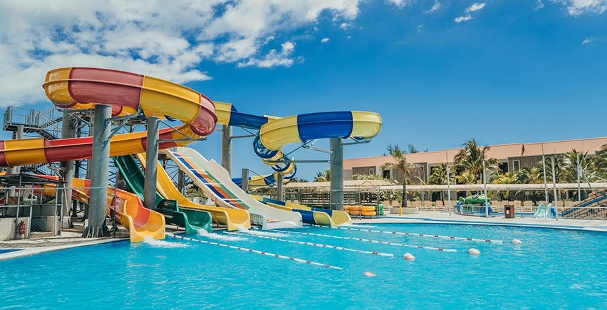 Crystals_Beach_Resort_(Aqualand)_-_Belle_Mare_9292_Tor_DESK_PDP_M